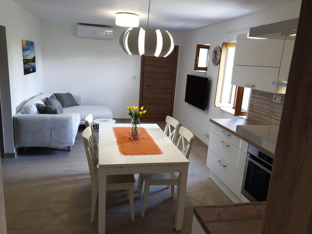 Apartments Stella Apsyrtides Osor Eksteriør bilde